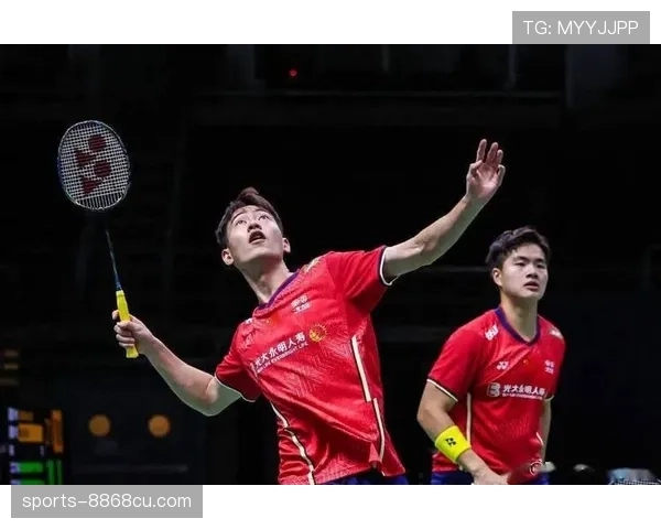 梁伟铿一天三顿粉面，还没人发现他背后暗藏的豪车阵容？