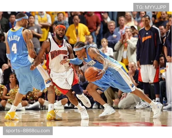 巴郎·戴维斯连续三分拉开差距 提升球队关键投篮效率